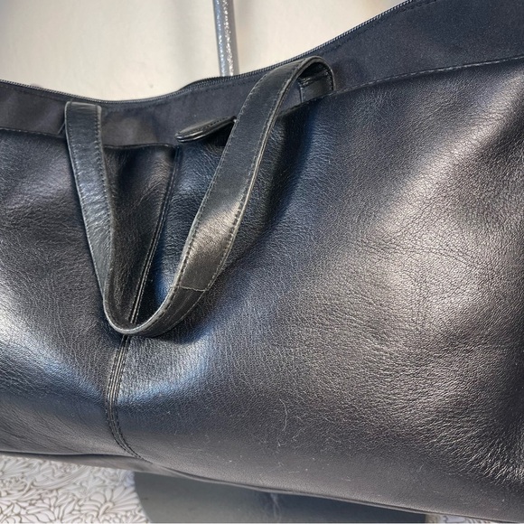 HOBO Black Leather/Nylon Messenger Bag, Adjustable Strap - Picture 3 of 16